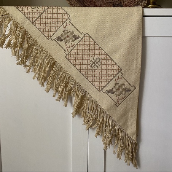 SOLD Vintage handmade embroidered fringe shawl - Picture 2 of 5